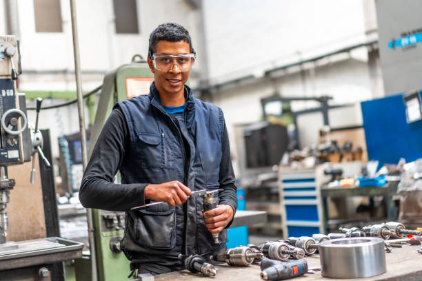 جذب نخبگان و متخصصان با استراتژی برندینگ دیجیتال و سئوی مهاجرت