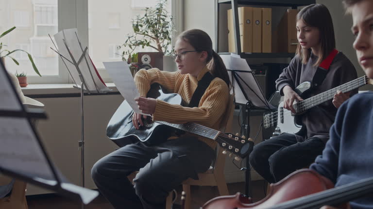 کلاس مجازی موسیقی با سیستم مدیریت یادگیری اختصاصی