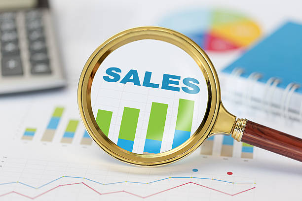 تحلیل چالشها و فرصتهای فروش در صنعت کیف و کفش با ابزارهای هوشمند