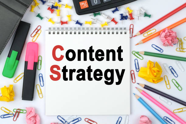 تولید محتوا حسابداری با استفاده از ابزارهای مالی مانند ماشین حساب و دفترچه یادداشت