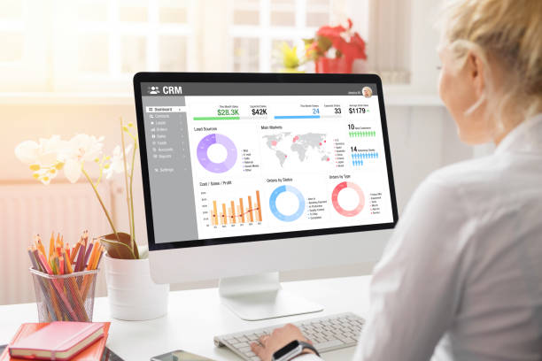 بهینهسازی تجربه کاربری مشتریان آژانس تبلیغاتی با نرم افزار CRM سفارشی پینو سایت
