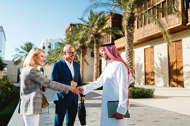 بازاریابی کلینیک زیبایی برای جذب مشتریان از کشورهای عربی با پینو سایت