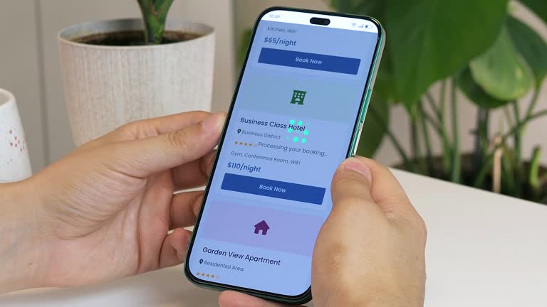 رزرو اینترنتی هتل در کیش از طریق موبایل