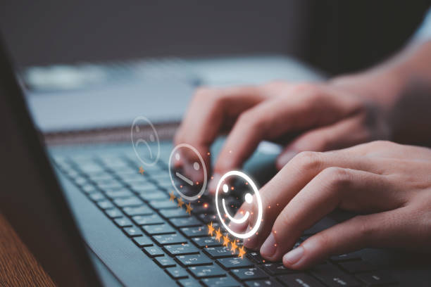 بهینهسازی تجربه کاربری مشتری با CRM سفارشی پینو سایت