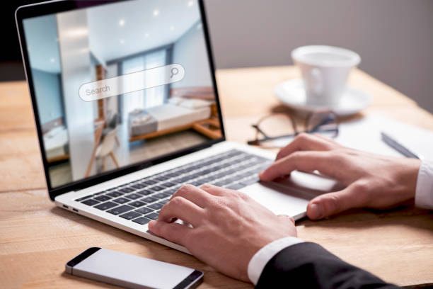 تحلیل بازگشت سرمایه در طراحی وبسایت و CRM هتلداری کترینگ | پینو سایت