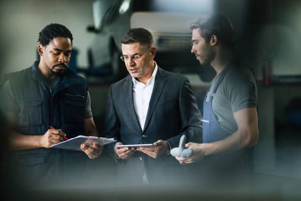 گزارش گیری و تحلیل داده ها در CRM تعمیرگاه خودرو