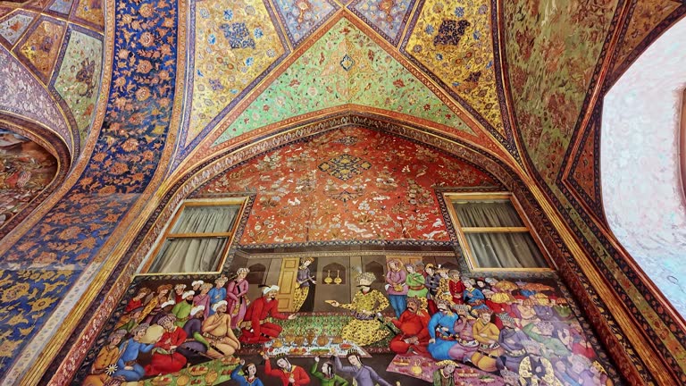 سئو محلی برای رستوران سنتی در کاشان با معماری اصیل و تاریخی