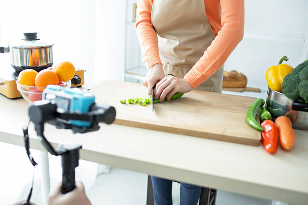 تولید محتوای ویدیویی برای افزایش فروش آنلاین سنتی گلاب