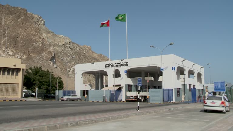 استراتژی ورود به بازار عمان از طریق بازاریابی بین المللی دیجیتال
