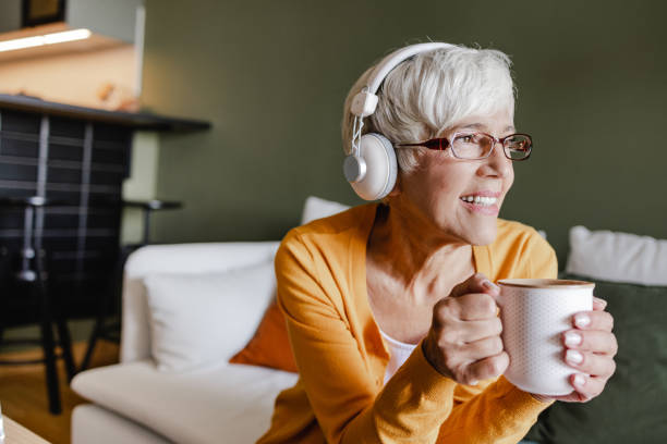 مخاطب هدف کلینیک روانشناسی در حال استراحت در خانه