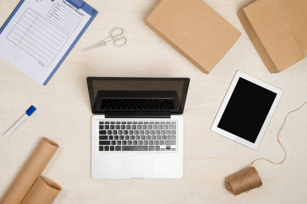 بسته‌بندی و ارسال سفارشات در فروشگاه اینترنتی لوازم التحریر و اداری