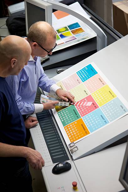 نمایش فرآیند چاپ در وبسایت دفاتر تبلیغاتی برای اعتمادسازی