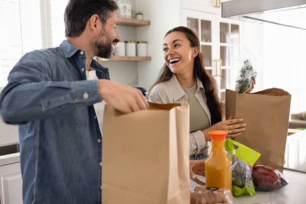 تجربه خرید آسان آنلاین از سوپرمارکت در مرودشت و رضایت مشتری