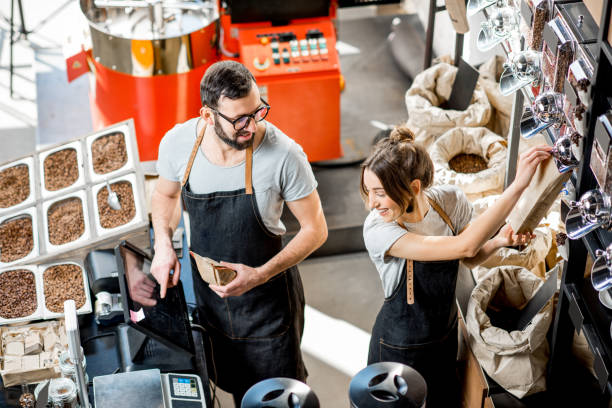 دیجیتال مارکتینگ کافی شاپ با نمایش محیط داخلی جذاب