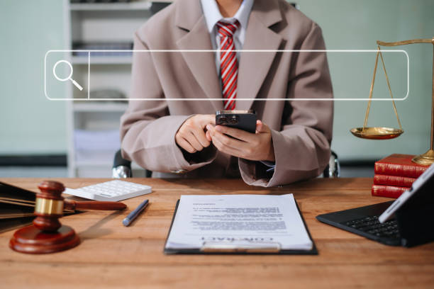 جستجوی محلی برای وکیل در انزلی و اهمیت بهبود رتبه جستجوی حقوقی