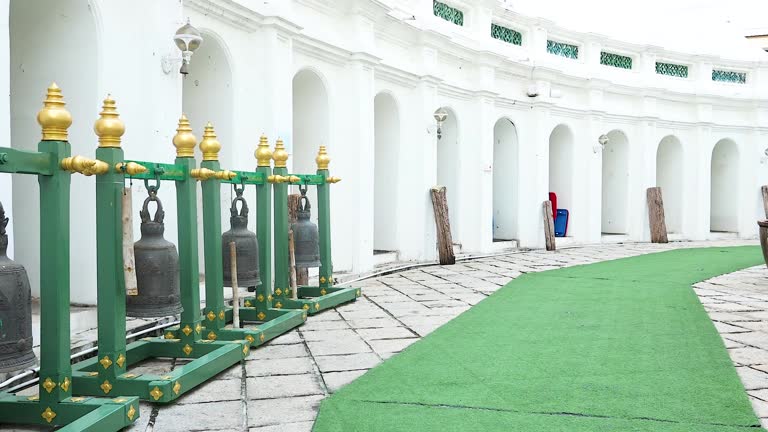 طراحی سایت گردشگری برای تورهای زیارتی مشهد و افزایش بازدید