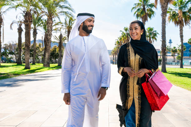 جذب توریست عرب از طریق بازاریابی دیجیتال هتل در قشم و استراتژی سئو چندزبانه