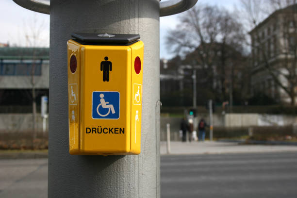 دسترسیپذیری شهروندان در طراحی سایت خدمات الکترونیک برای افراد دارای معلولیت