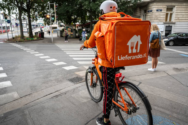 افزایش فروش فودکورت با سیستم سفارش آنلاین غذا و تحویل سریع