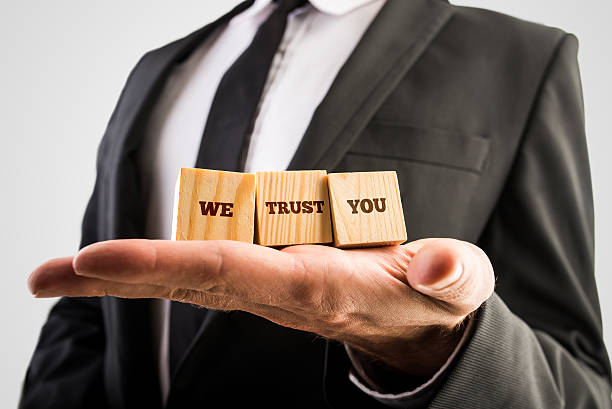 اعتمادسازی برای مشاور سرمایهگذاری از طریق تولید محتوای تخصصی و شفاف