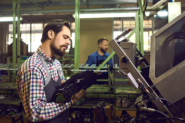 مدیریت زنجیره تامین صنعت کفش با فناوریهای نوین و راهکارهای پینو سایت