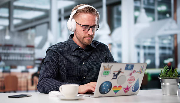 طراحی هویت بصری عکاسی برای برندینگ دیجیتال آتلیه