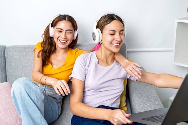 طراحی سایت هنرمندان برای بازاریابی آنلاین گروه موسیقی