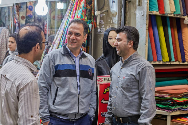 جذب زائران و تجار عراقی در مشهد با استراتژی سئو دوزبانه و خدمات پینو سایت