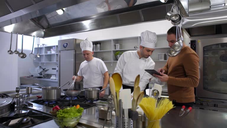 برندینگ دیجیتال برای کارخانه مواد غذایی در مرودشت و طراحی سایت فروش مستقیم