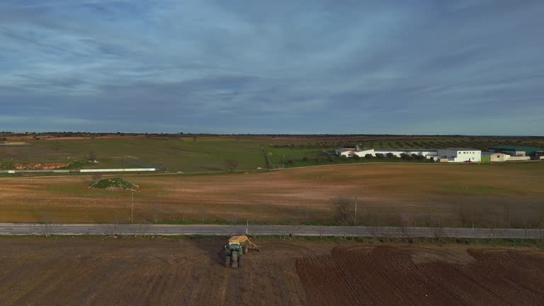 استراتژی دیجیتال مارکتینگ B2B برای تولیدکنندگان ماشینآلات کشاورزی در گرگان توسط پینو سایت