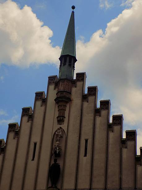 برندینگ دیجیتال هتل و بهینهسازی تجربه کاربری (UX) برای جذب توریست جهانی در هتلهای اصفهان - معماری سنتی اصفهان