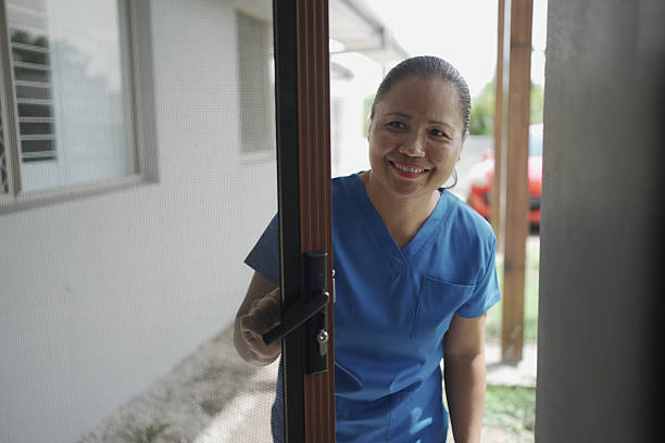 خدمات پرستاری خانگی و فیزیوتراپی در منزل - فراتر از درمان در اصفهان: نقش ساخت پورتال بیمار با برنامههای تمرینی هوشمند در برندینگ دیجیتال و موفقیت سئو کلینیکهای فیزیوتراپی