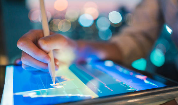 تحلیل و اندازهگیری موفقیت در استراتژی سئو B2B