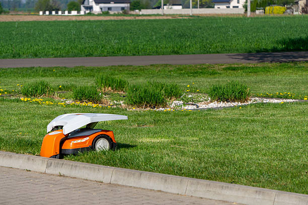 سیستمهای باغبانی هوشمند و ربات چمنزن خودکار