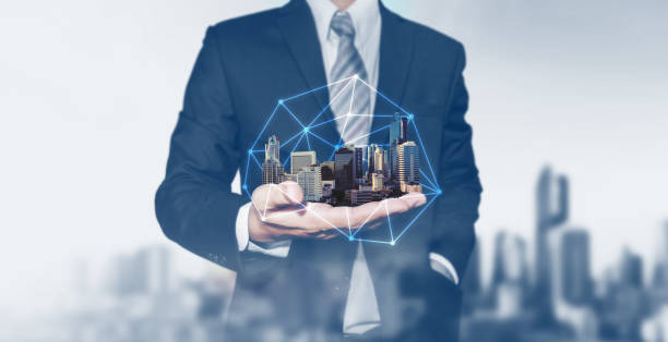 تاجرانی که ساختمانها، فناوری و کسبوکار و سرمایهگذاری املاک را در دست دارند، نمادی از جذب پروژههای ویلاسازی لوکس و برندینگ دیجیتال معماران