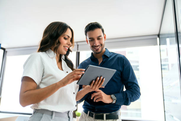 تیم طراحی وبسایت در حال برنامهریزی برای ساخت پلتفرم LMS