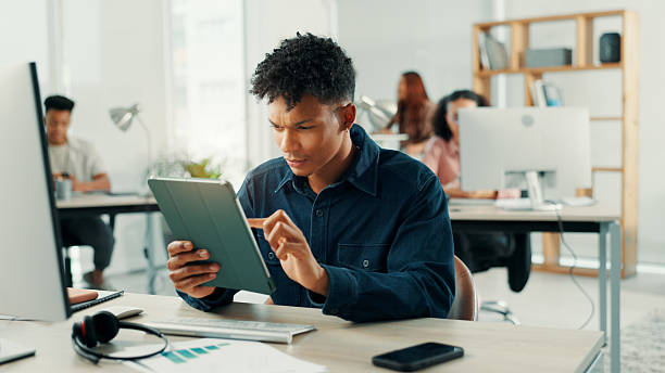 بازاریابی B2B خدمات دریایی و برندینگ دیجیتال دریایی