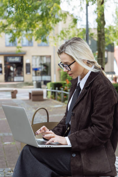 ساخت پلتفرم آموزشی آرایشگری در رشت با بهینهسازی تجربه کاربری