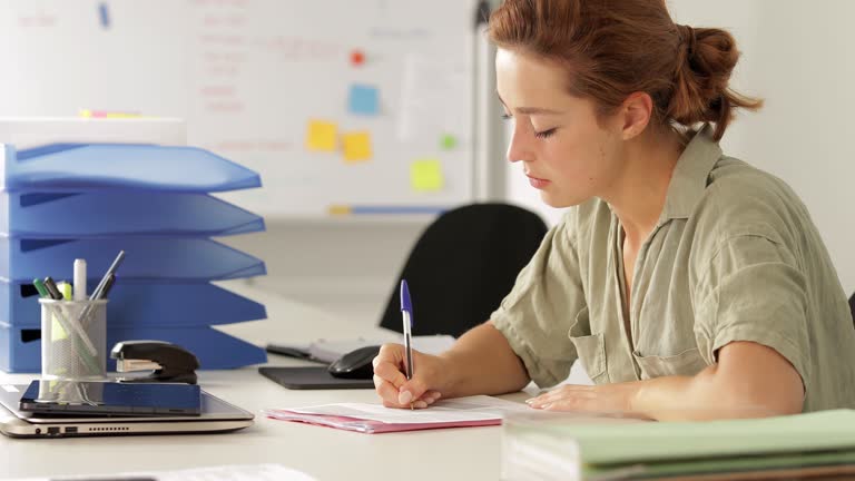 تضمین اعتبار اسناد در غرب کشور: نقش پشتیبانی سایت و امنیت سایبری در برندینگ دیجیتال دفاتر اسناد رسمی کرمانشاه - دفاتر اسناد رسمی آنلاین