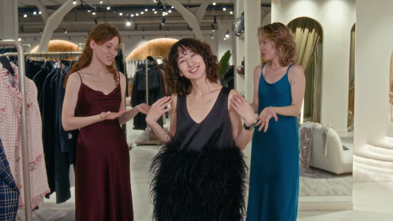 تولیدکنندگان لباس مجلسی اصفهان، فرصت درخشش در بازار آنلاین ایران، طراحی وبسایت فروشگاهی لباس مجلسی