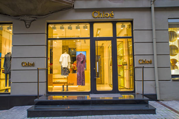 طراحی وبسایت و برندسازی مد کردی - ویترین جهانی لباس محلی