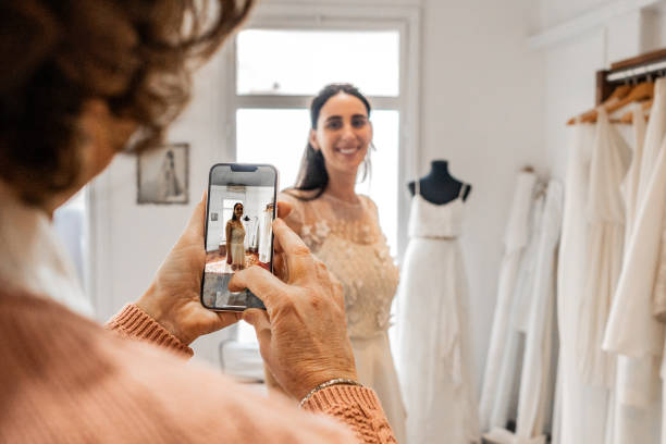 پرو مجازی لباس عروس در شیراز با واقعیت افزوده - تحول در طراحی سایت مزون عروس و برندینگ دیجیتال