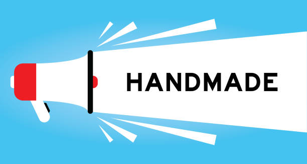 نماد مگافون رنگی با کلمه دستساز برای بازاریابی صنایع دستی و برندینگ دیجیتال، استراتژی جامع سئو تصویری و برندینگ دیجیتال برای فروش مستقیم D2C هنر ملیله در سال ۱۴۰۵