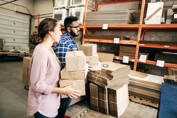 چالشهای شبکه فروش پوشاک سنتی و نیاز به جذب عمدهفروش آنلاین