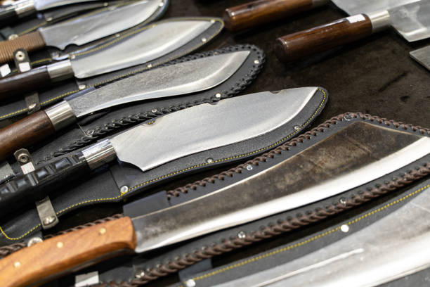 انواع چاقوهای دستساز برای فروش در بازار آسیایی - هنر دست زنجان در آشپزخانههای جهانی: استراتژی طراحی سایت D2C و برندینگ دیجیتال برای فروش مستقیم آنلاین چاقوی دستساز