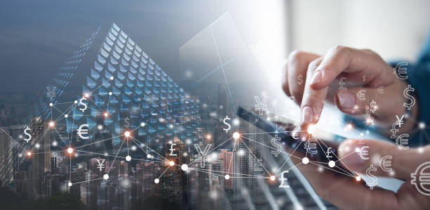 مفهوم فینتک و بانکداری آنلاین با موبایل - آینده مدیریت مالی و اتوماسیون حسابداری وبسایت