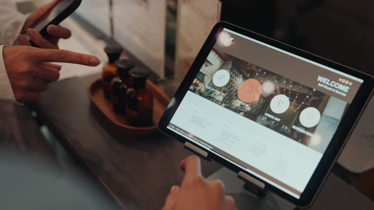 بهبود تجربه کاربری هتل با استفاده از فناوریهای نوین