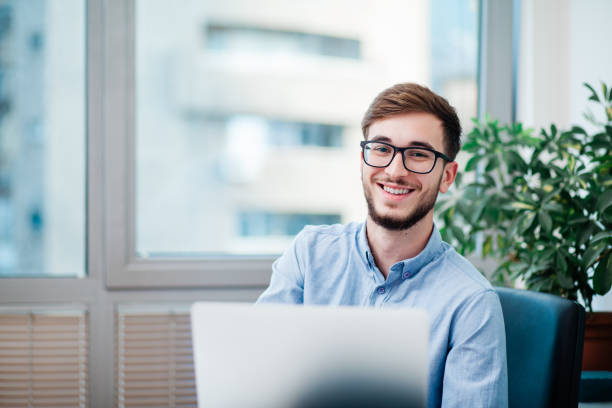 برندینگ دیجیتال و سئو برای دفاتر وکالت اراک با پینو سایت
