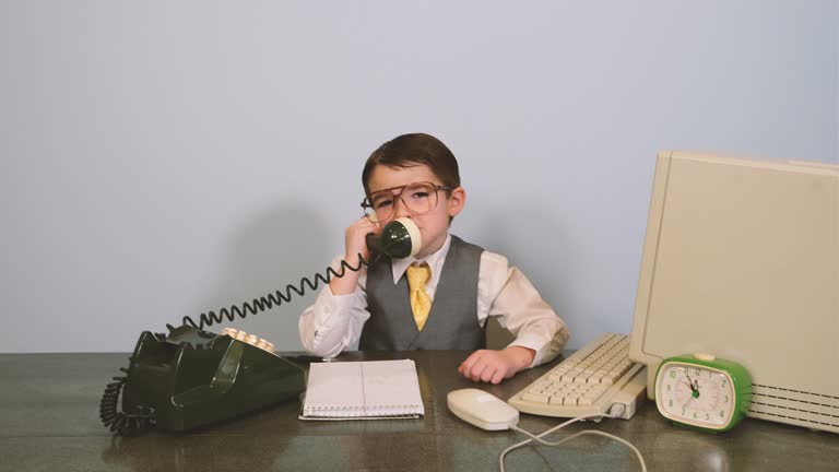 طراحی سایت برند پوشاک بچه گانه، بازاریابی دیجیتال، جامعه آنلاین والدین، فروش آنلاین لباس بچه گانه در تبریز