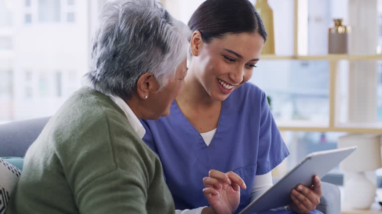 سادگی در مراقبت از سالمندان با تکنولوژی اینترنت اشیا و پورتال نظارت آنی